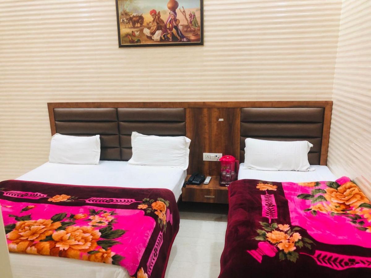Jasneet Homestay Amritsar Zimmer foto